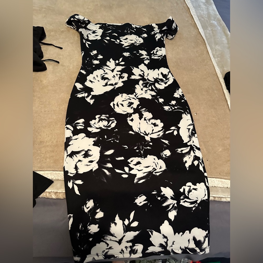 Black and White flower dress, perfect for wedding or date night